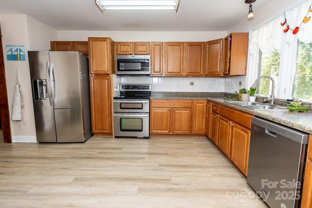 85 Riley Dr Taylorsville, NC 28681