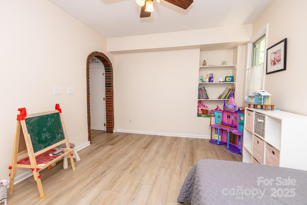 85 Riley Dr Taylorsville, NC 28681
