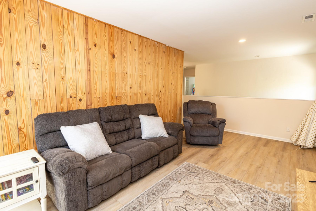 85 Riley Dr Taylorsville, NC 28681