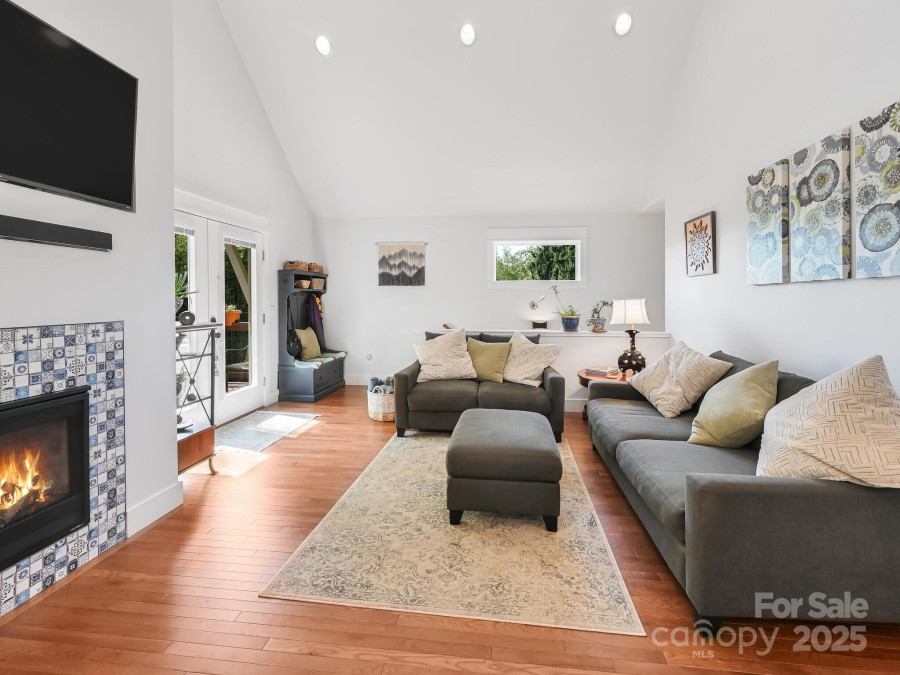18 Covington St Asheville, NC 28806