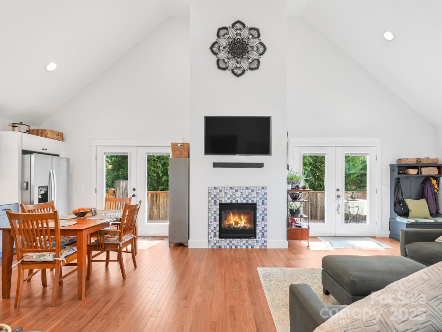 18 Covington St Asheville, NC 28806