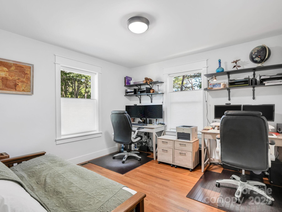 18 Covington St Asheville, NC 28806
