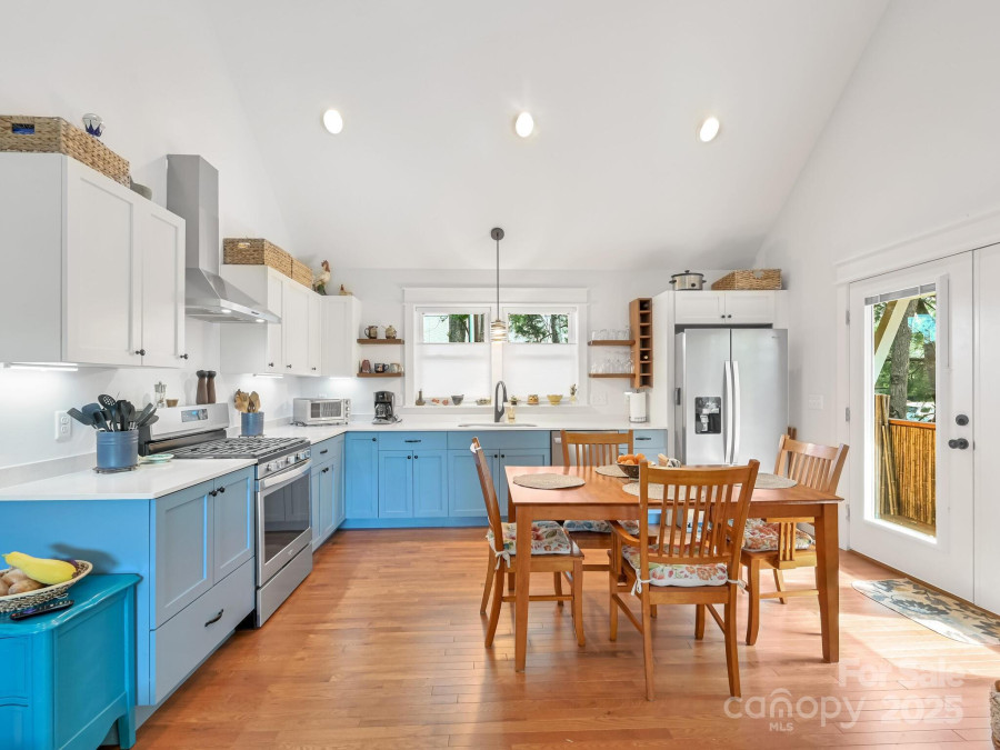 18 Covington St Asheville, NC 28806