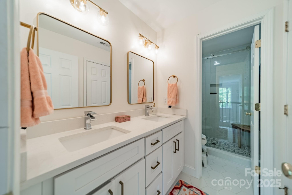 8902 Whittingham Dr Waxhaw, NC 28173