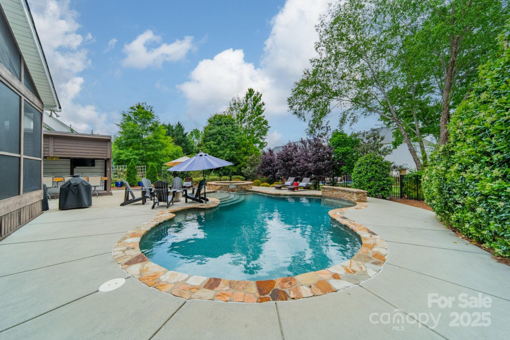 8902 Whittingham Dr Waxhaw, NC 28173