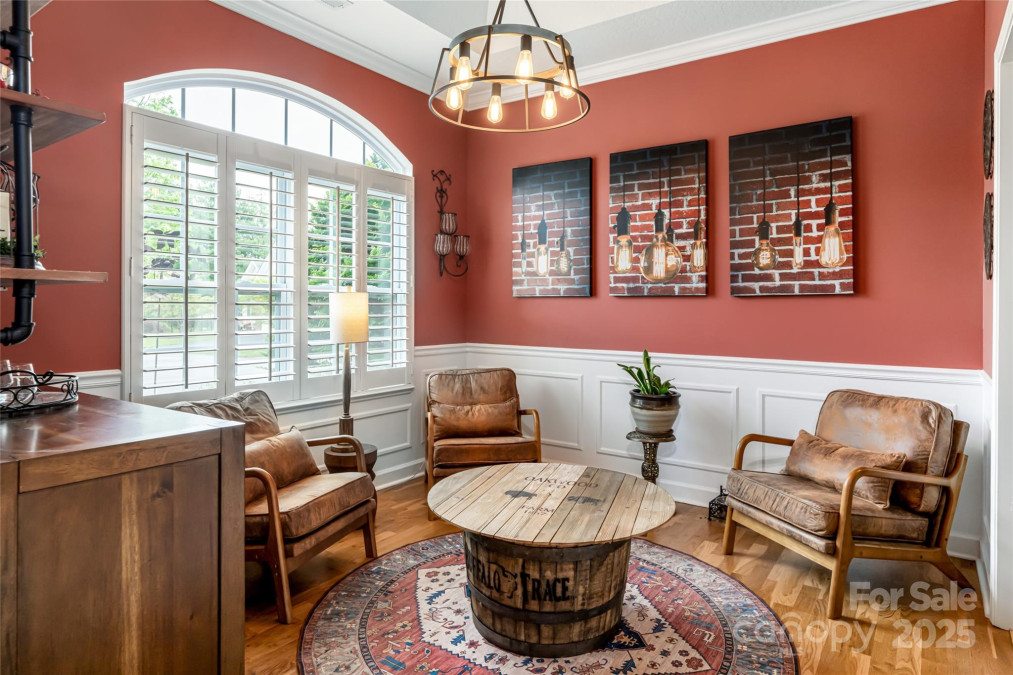 26 Victoria Park Dr Hendersonville, NC 28792