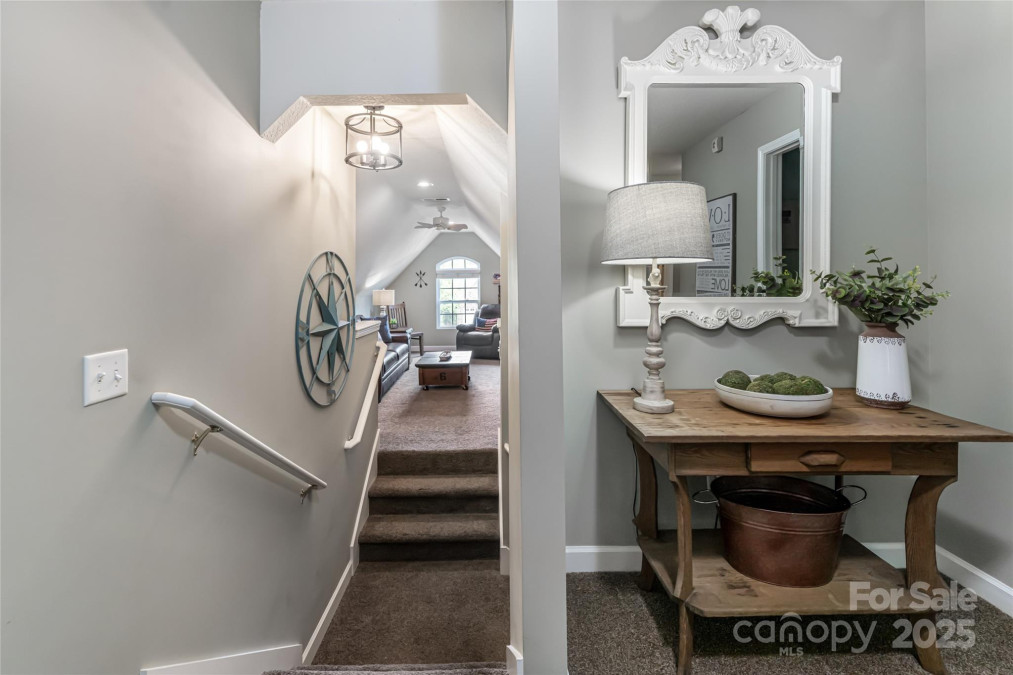 26 Victoria Park Dr Hendersonville, NC 28792
