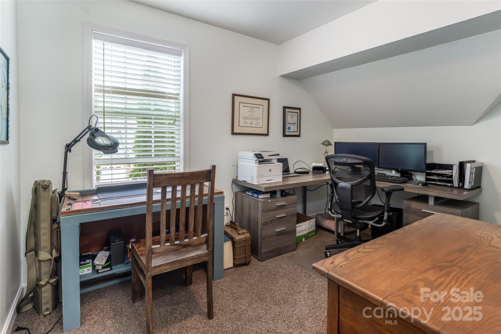26 Victoria Park Dr Hendersonville, NC 28792