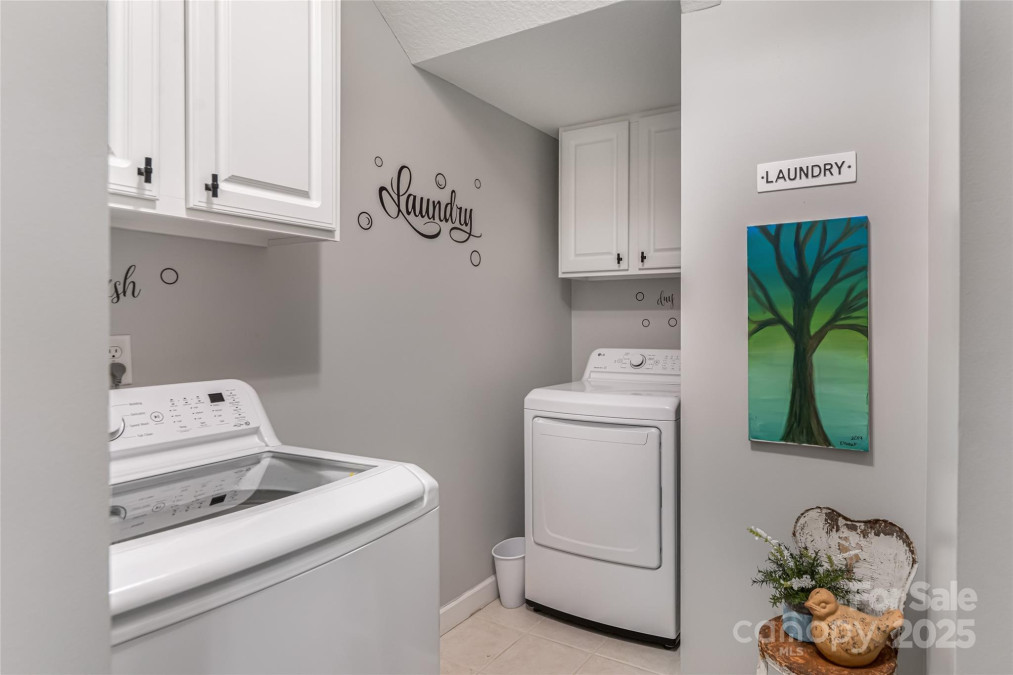 26 Victoria Park Dr Hendersonville, NC 28792