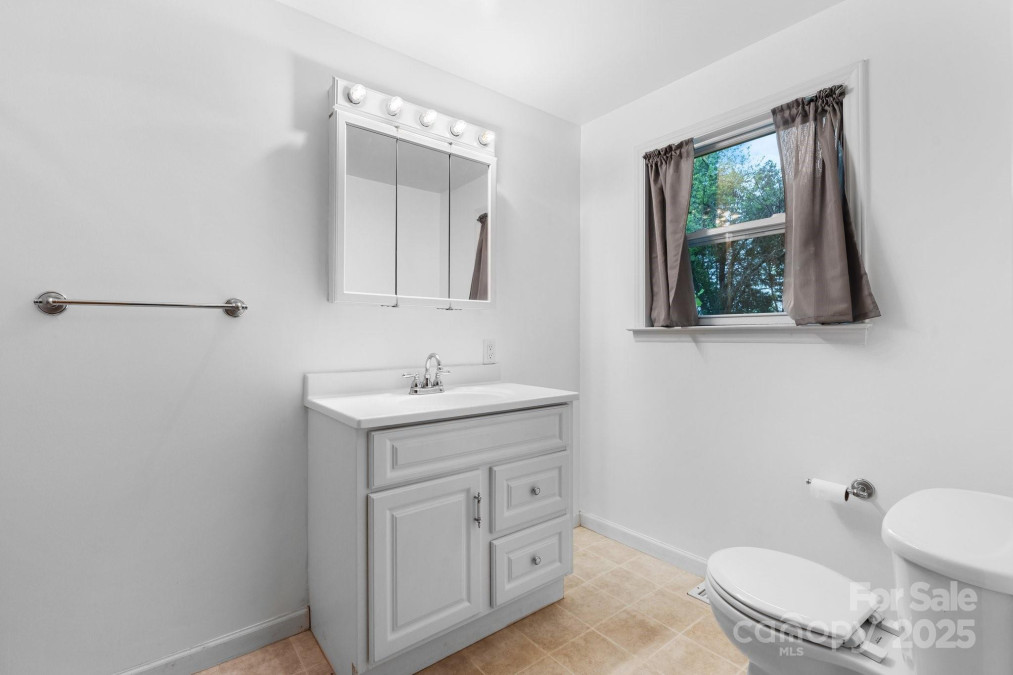 8903 Larchmont Cir Charlotte, NC 28214