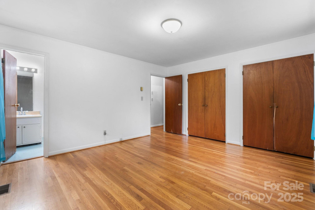 8903 Larchmont Cir Charlotte, NC 28214