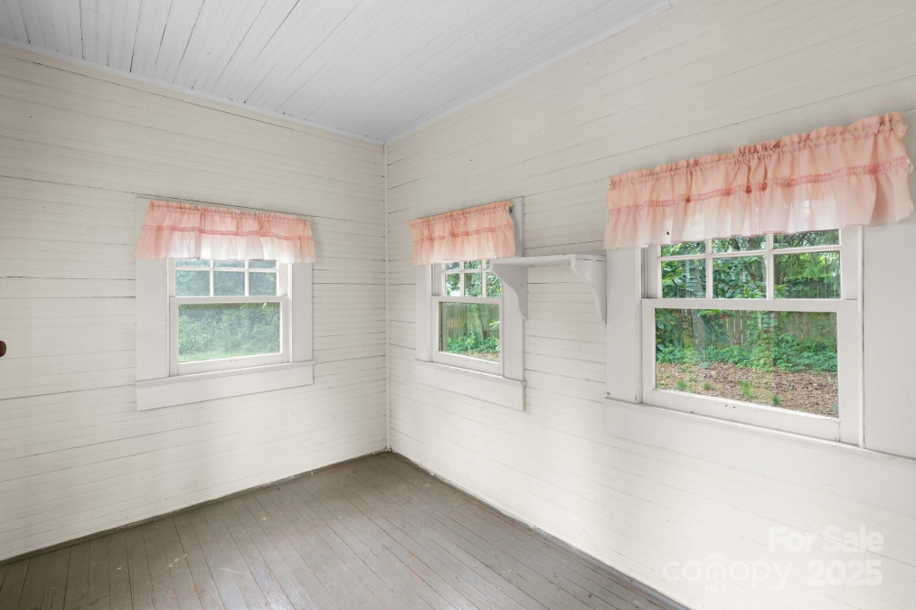 8903 Larchmont Cir Charlotte, NC 28214