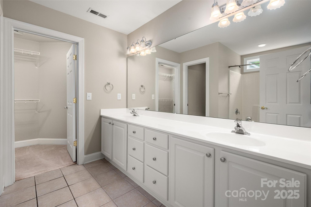 2412 Laura Dr Charlotte, NC 28212