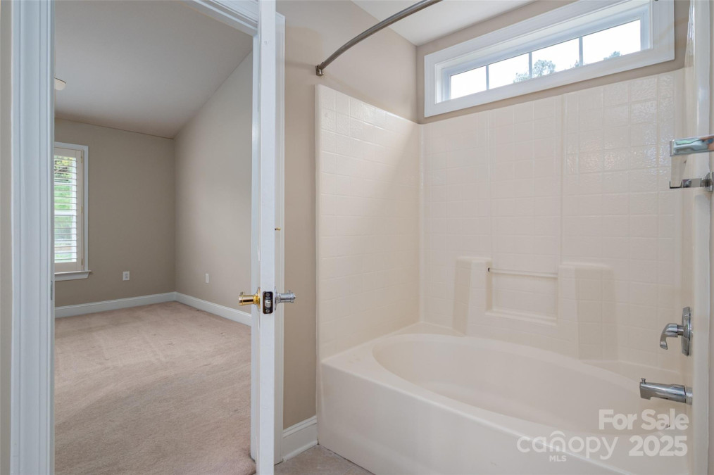 2412 Laura Dr Charlotte, NC 28212