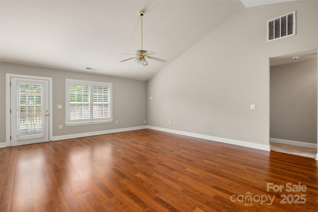 2412 Laura Dr Charlotte, NC 28212