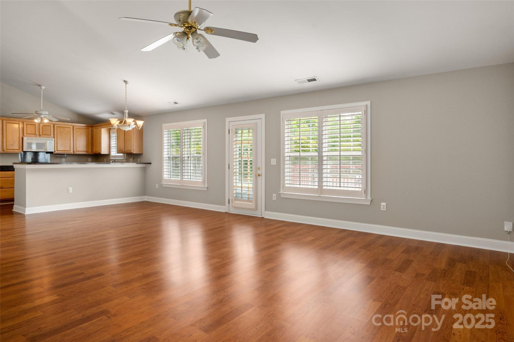 2412 Laura Dr Charlotte, NC 28212