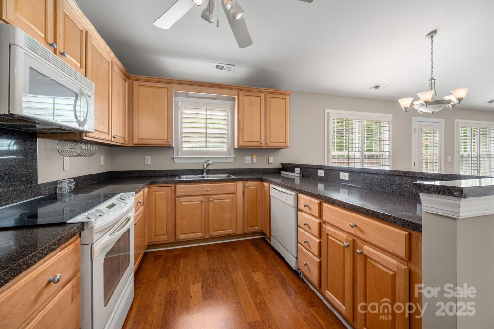 2412 Laura Dr Charlotte, NC 28212
