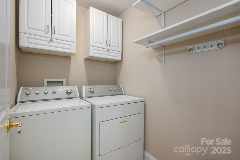 2412 Laura Dr Charlotte, NC 28212