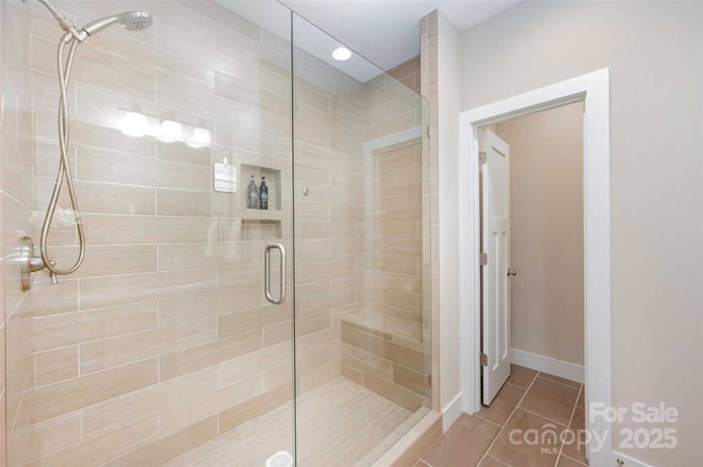 5210 Valley Stream Rd Charlotte, NC 28209