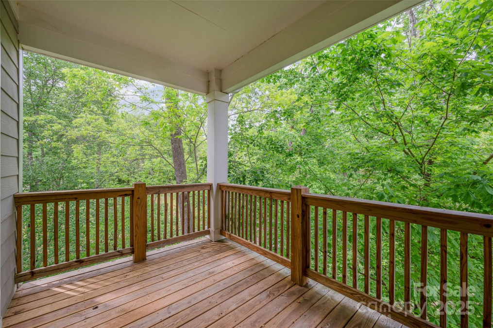 5210 Valley Stream Rd Charlotte, NC 28209