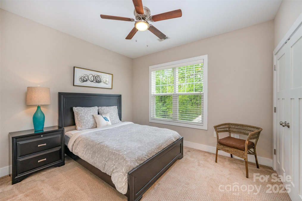 5210 Valley Stream Rd Charlotte, NC 28209