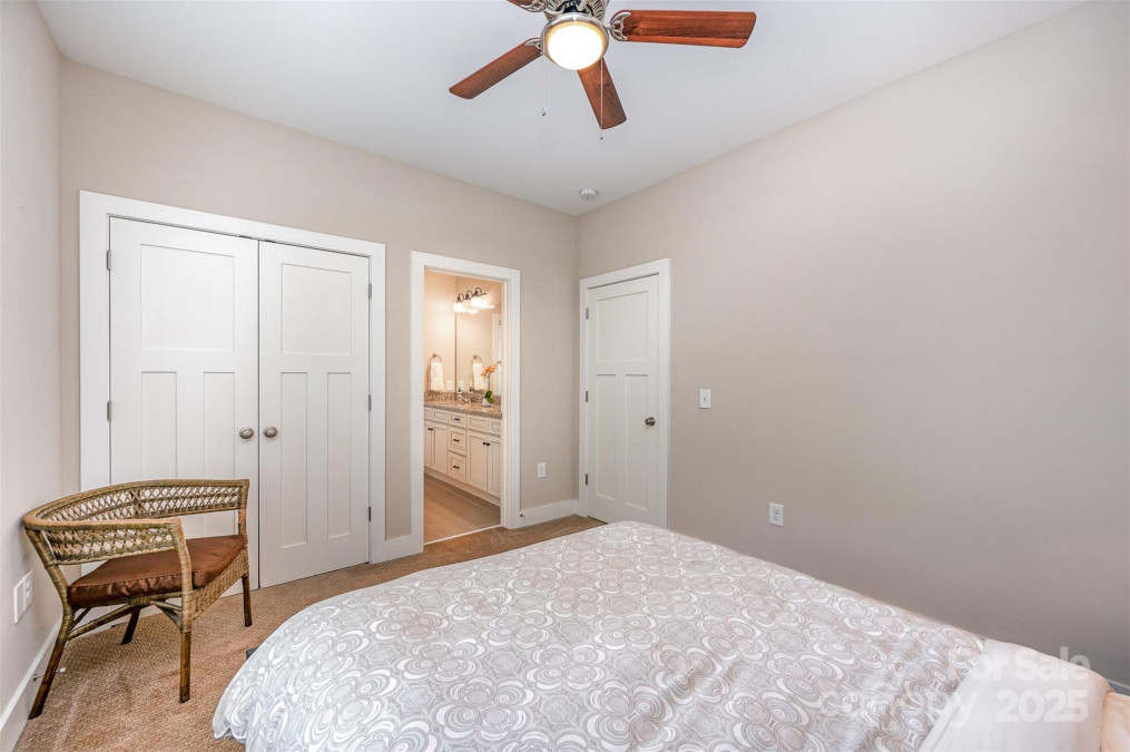 5210 Valley Stream Rd Charlotte, NC 28209