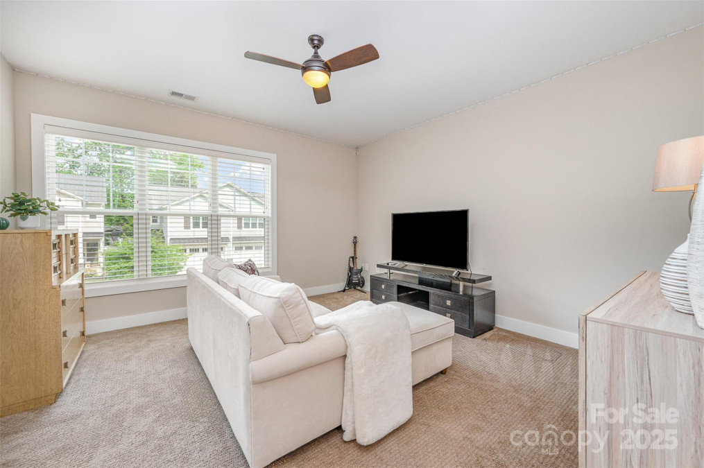 5210 Valley Stream Rd Charlotte, NC 28209