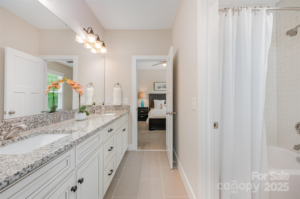 5210 Valley Stream Rd Charlotte, NC 28209
