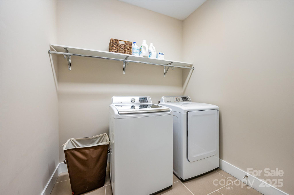 5210 Valley Stream Rd Charlotte, NC 28209