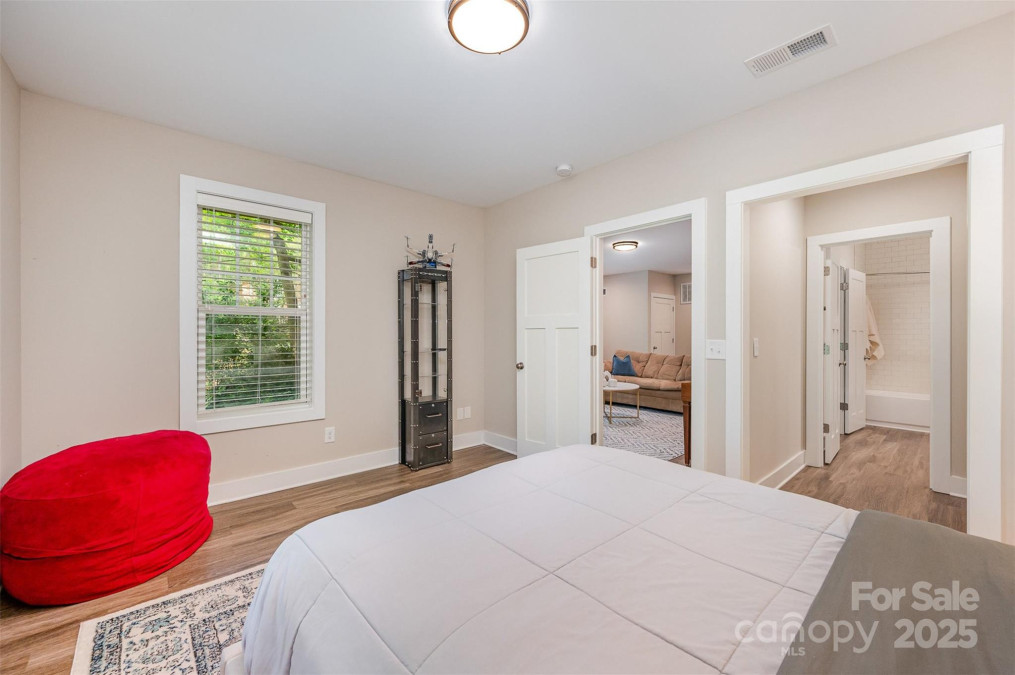 5210 Valley Stream Rd Charlotte, NC 28209