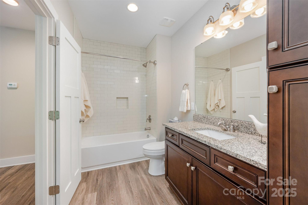 5210 Valley Stream Rd Charlotte, NC 28209