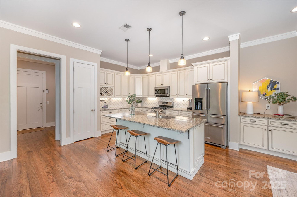 5210 Valley Stream Rd Charlotte, NC 28209