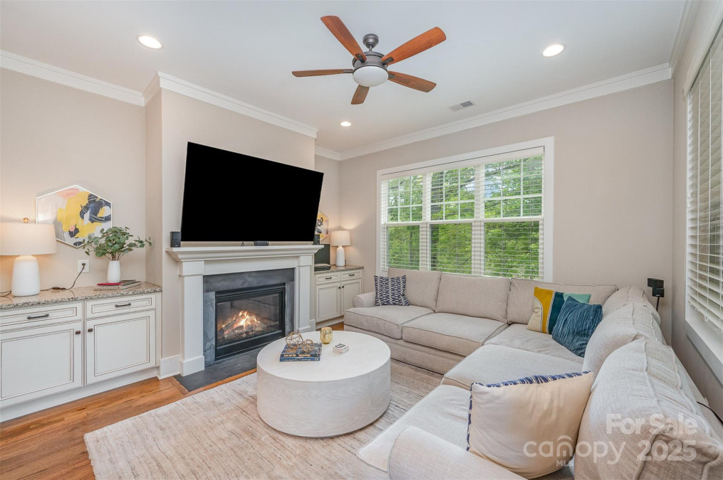 5210 Valley Stream Rd Charlotte, NC 28209