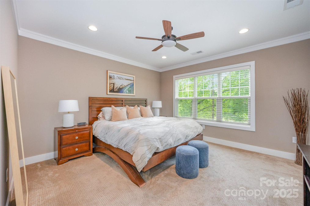 5210 Valley Stream Rd Charlotte, NC 28209