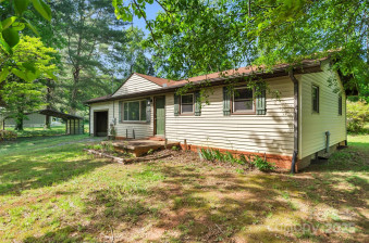 81 Julia St Columbus, NC 28722