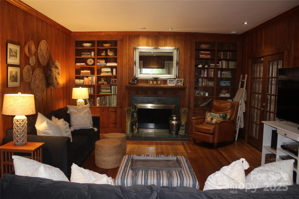 242 Birch Ln Arden, NC 28704