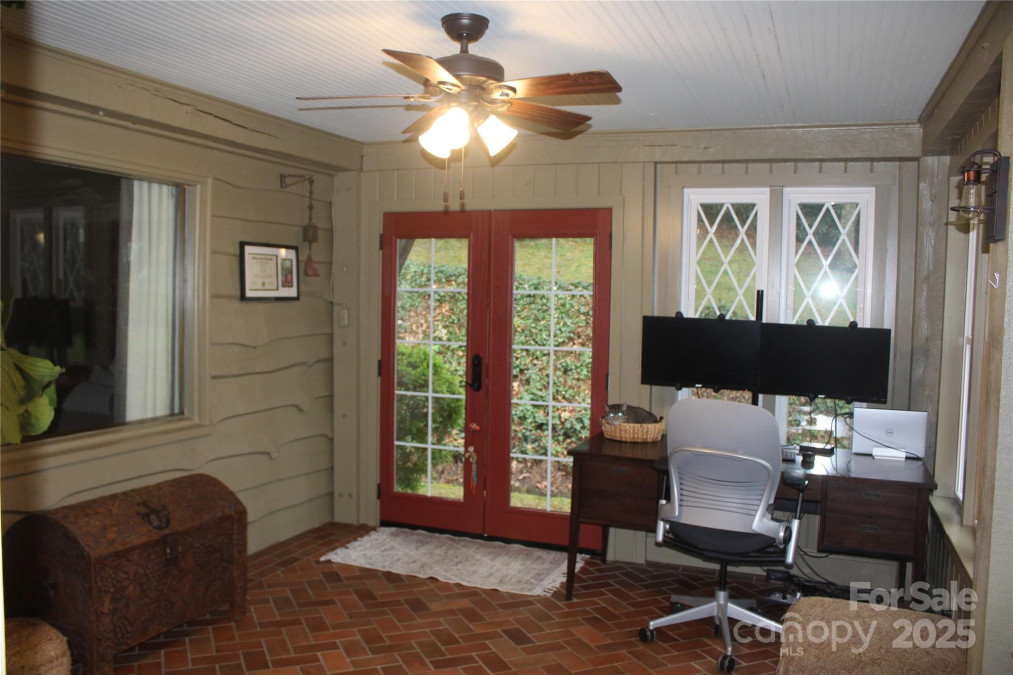 242 Birch Ln Arden, NC 28704