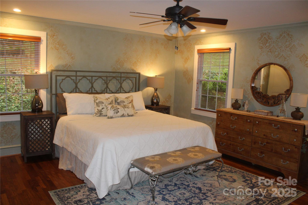 242 Birch Ln Arden, NC 28704