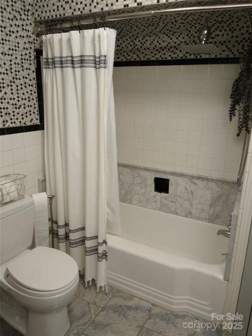 242 Birch Ln Arden, NC 28704