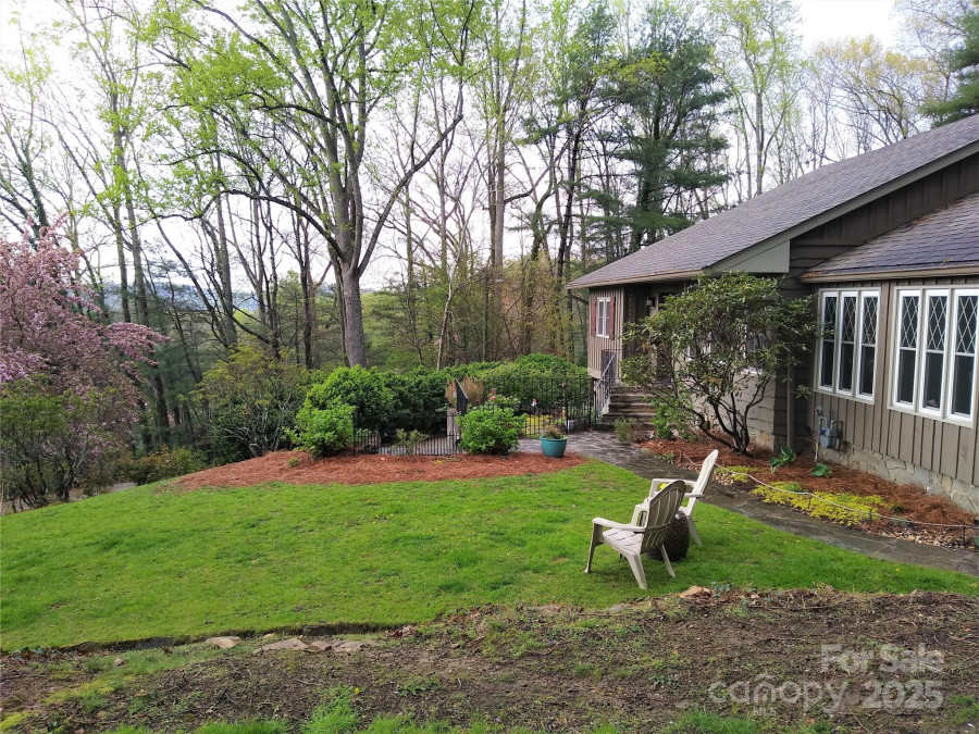 242 Birch Ln Arden, NC 28704
