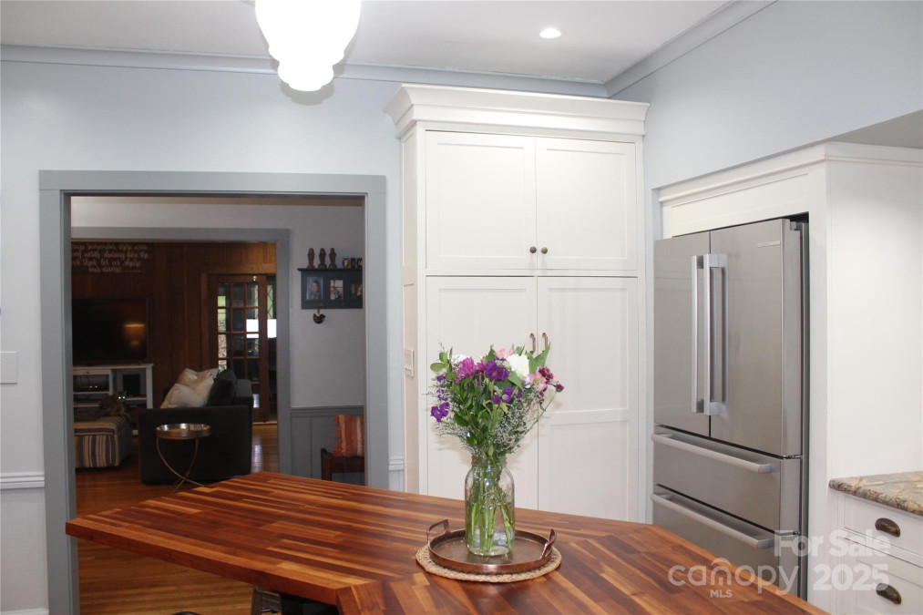 242 Birch Ln Arden, NC 28704
