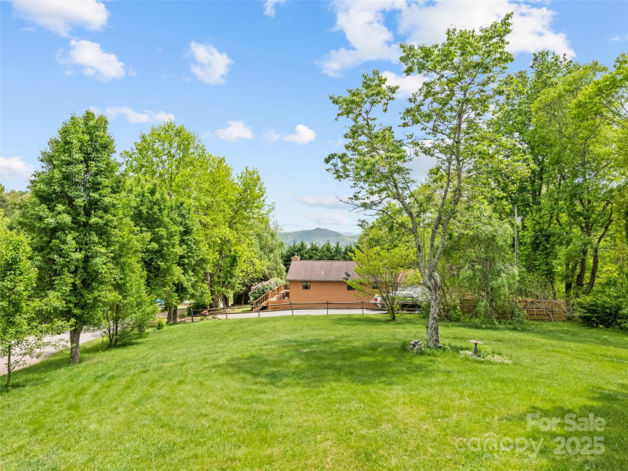 115 Dahlia Ln Waynesville, NC 28785