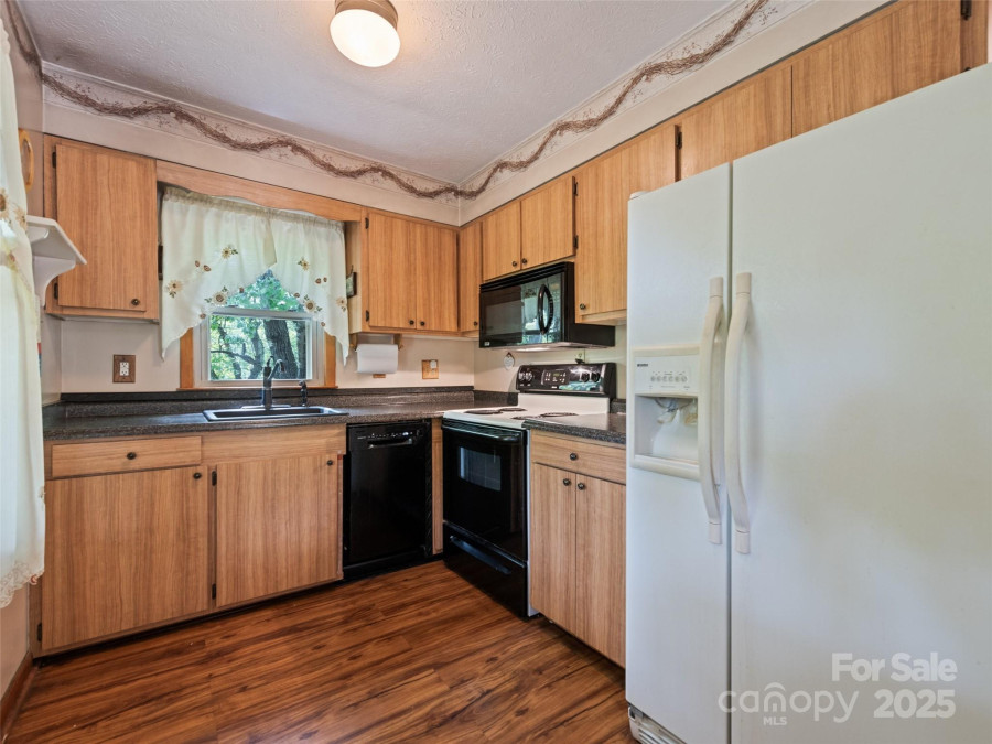 115 Dahlia Ln Waynesville, NC 28785