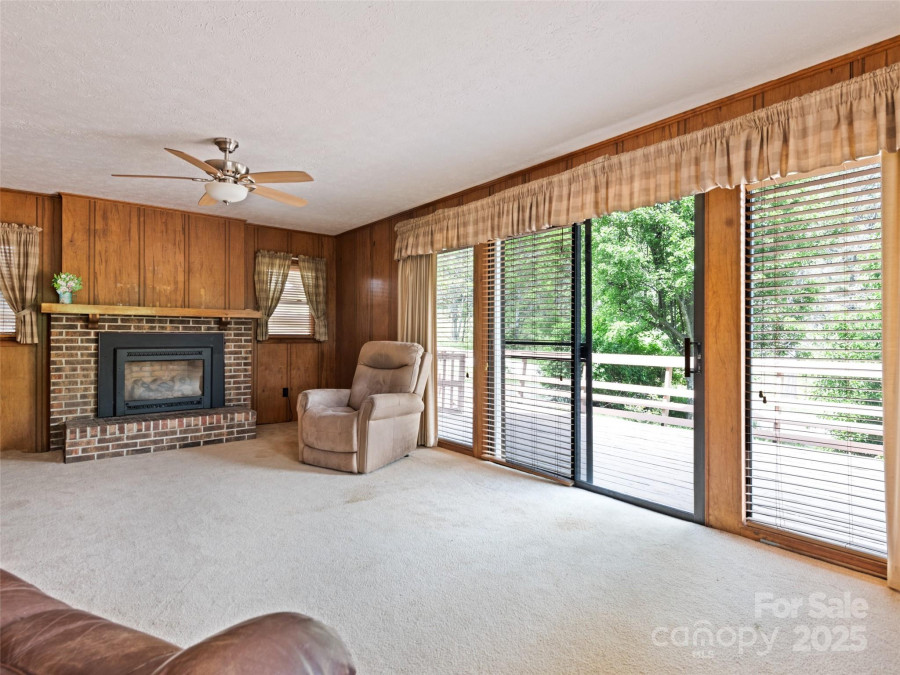 115 Dahlia Ln Waynesville, NC 28785