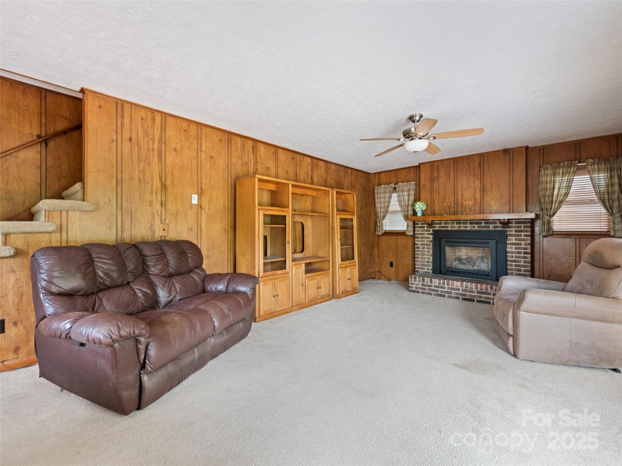 115 Dahlia Ln Waynesville, NC 28785