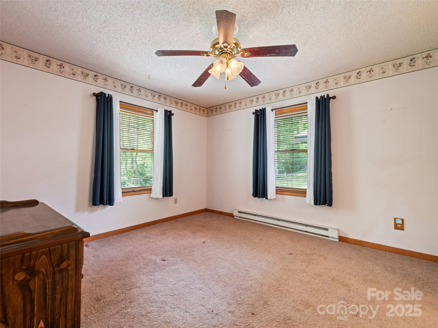 115 Dahlia Ln Waynesville, NC 28785