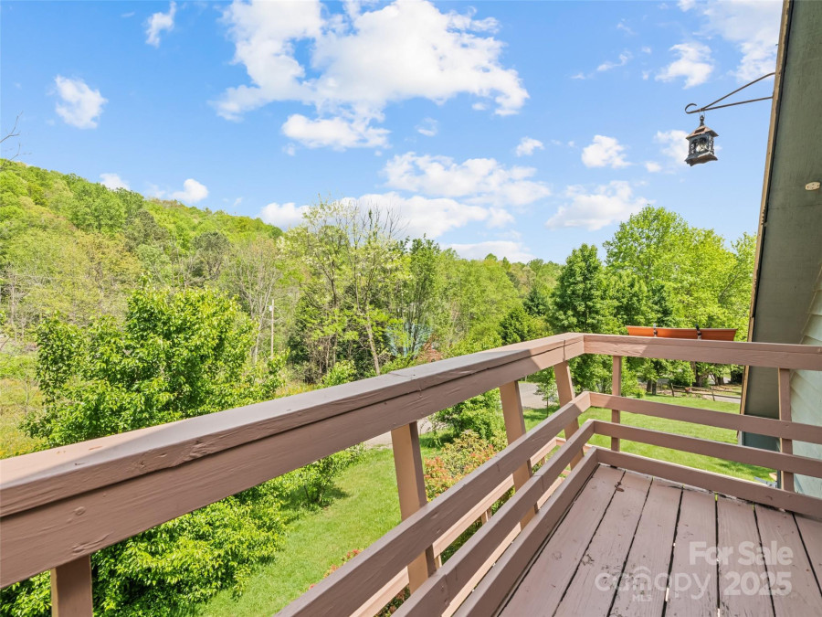 115 Dahlia Ln Waynesville, NC 28785