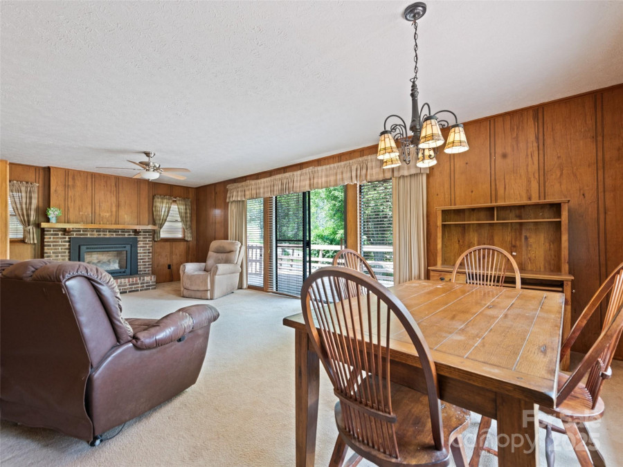115 Dahlia Ln Waynesville, NC 28785