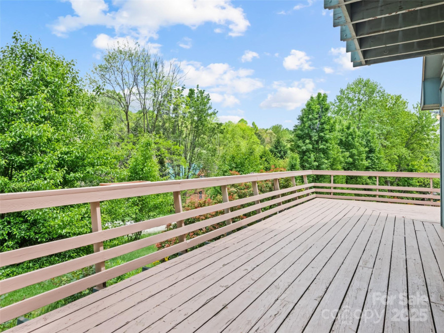 115 Dahlia Ln Waynesville, NC 28785