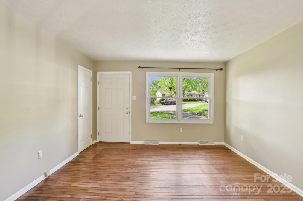 19 Clement Pl Asheville, NC 28805